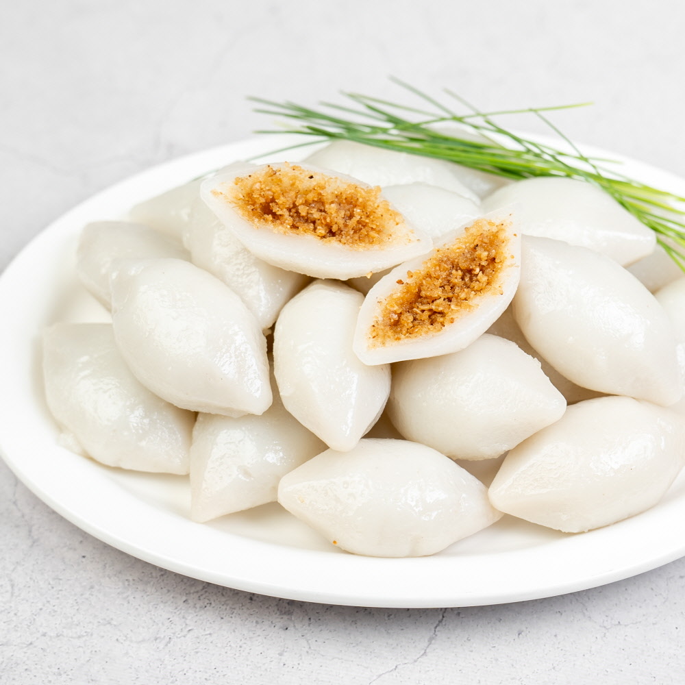 쫄깃한 흰송편 500g 고소한 국산 참깨 고물 추석송편 - 상세 이미지 3