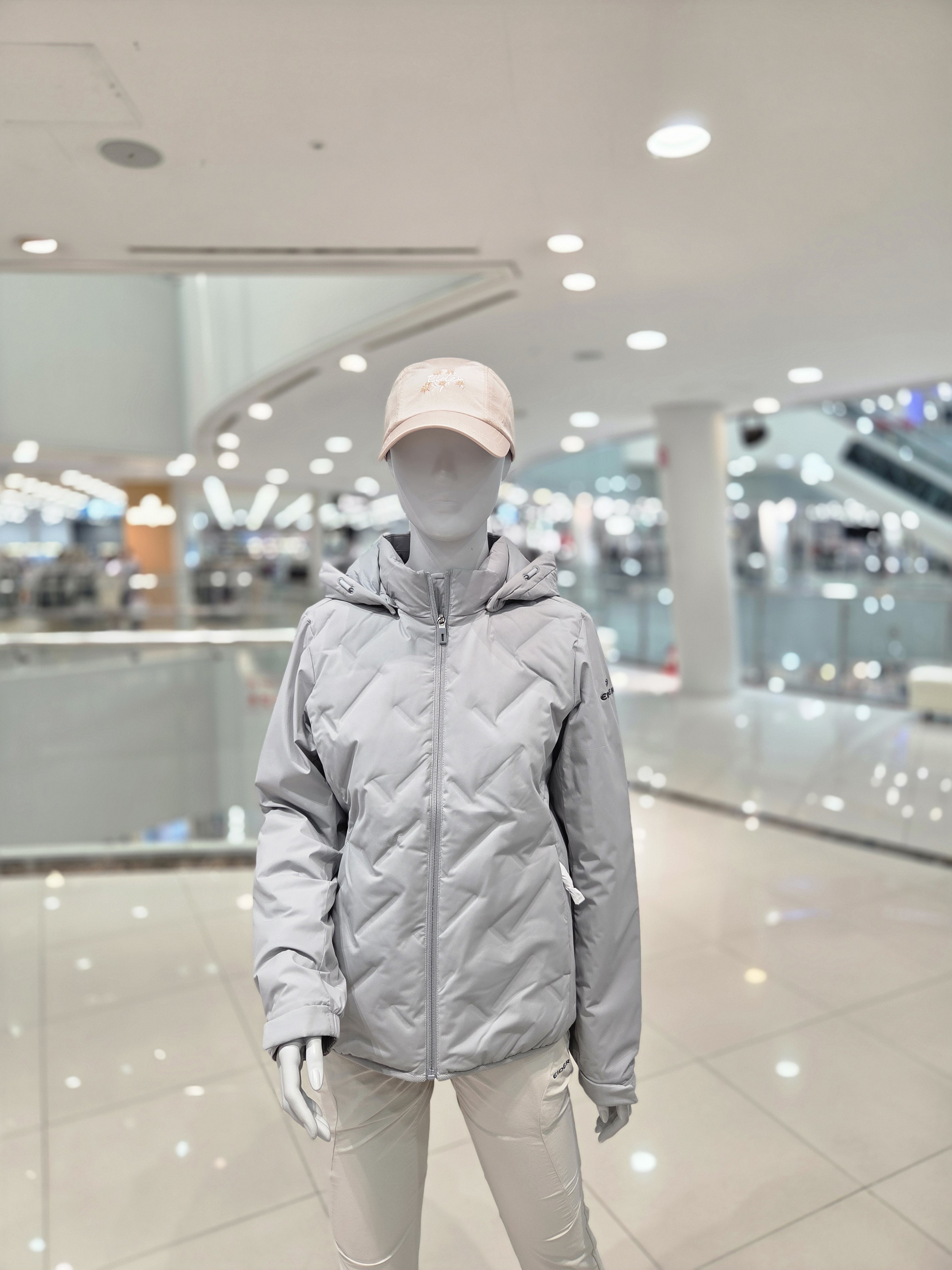 아이더 여성 경량다운 자켓 기능성 후드패딩 웰딩 모션퍼스트 WW24504