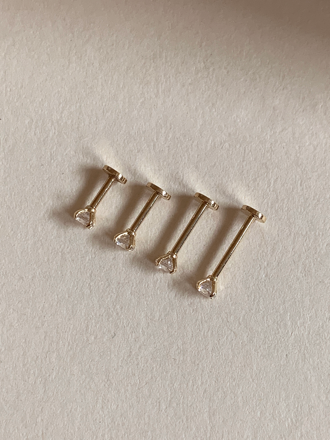 14k 베이직 인터널 큐빅 라블렛 피어싱 2mm 바 두께 0.8mm