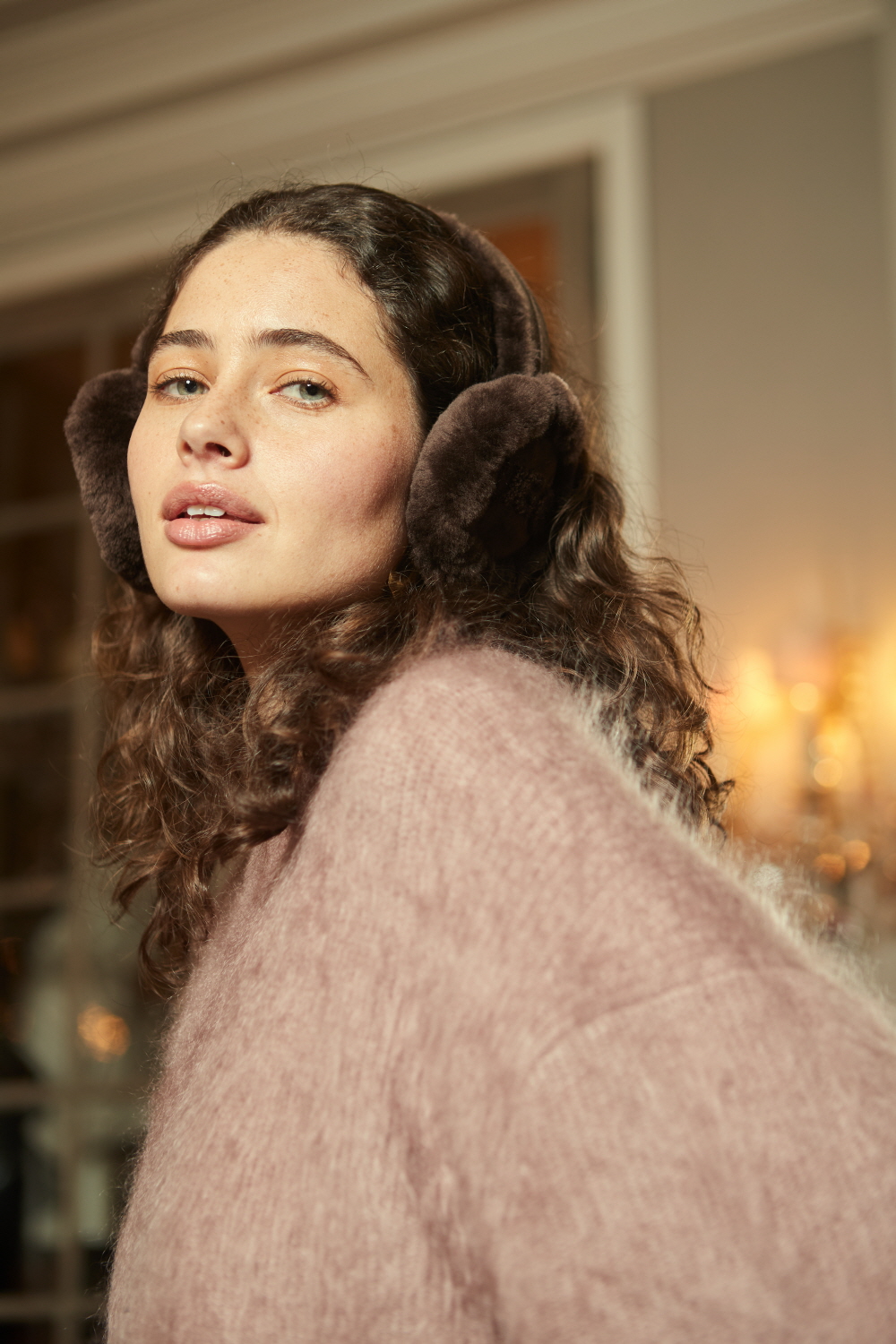 호주 어그 25FW 오즈웨어 UGG 로고 양털 귀마개 CS007II - 상세 이미지 4