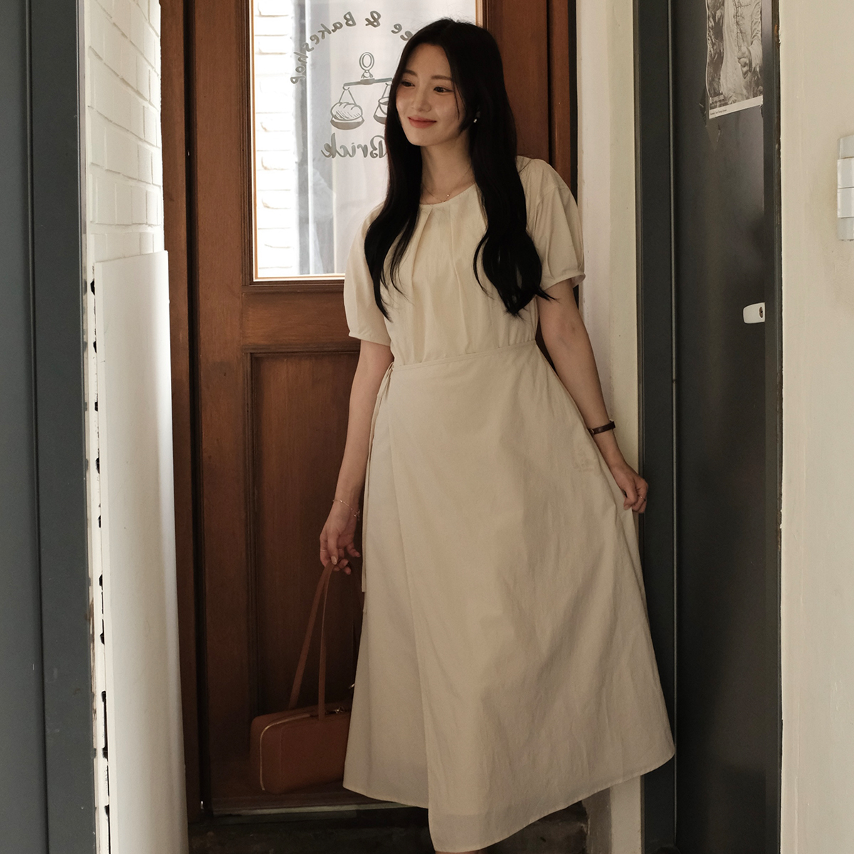 로엠 랩 디테일 롱 원피스 RMOWF38RT6