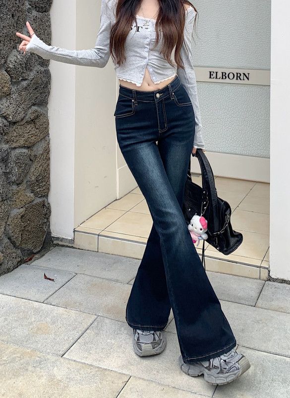 여성 슬림핏 플레어 데님 팬츠 데일리 룩 탄력성 좋은 간절기 청바지 날씬한 코디 다리 길어 보이는 스타일 포켓 플랩 디자인 모던한 외출용 - 상세 이미지 4