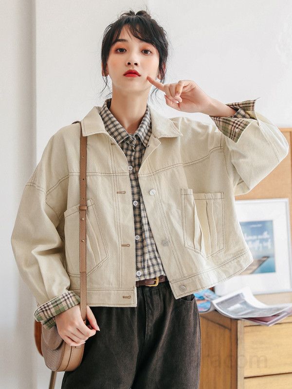 여성 데님 재킷 스타일 코튼 소재 캐주얼 청자켓 데일리룩 가을 외출용 스타일리시한 디자인 트렌디한 착용감 좋은 아우터 - 상품 이미지