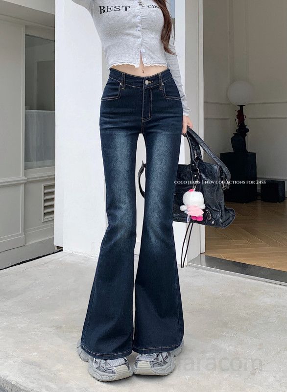 여성 슬림핏 플레어 데님 팬츠 데일리 룩 탄력성 좋은 간절기 청바지 날씬한 코디 다리 길어 보이는 스타일 포켓 플랩 디자인 모던한 외출용 - 상세 이미지 2
