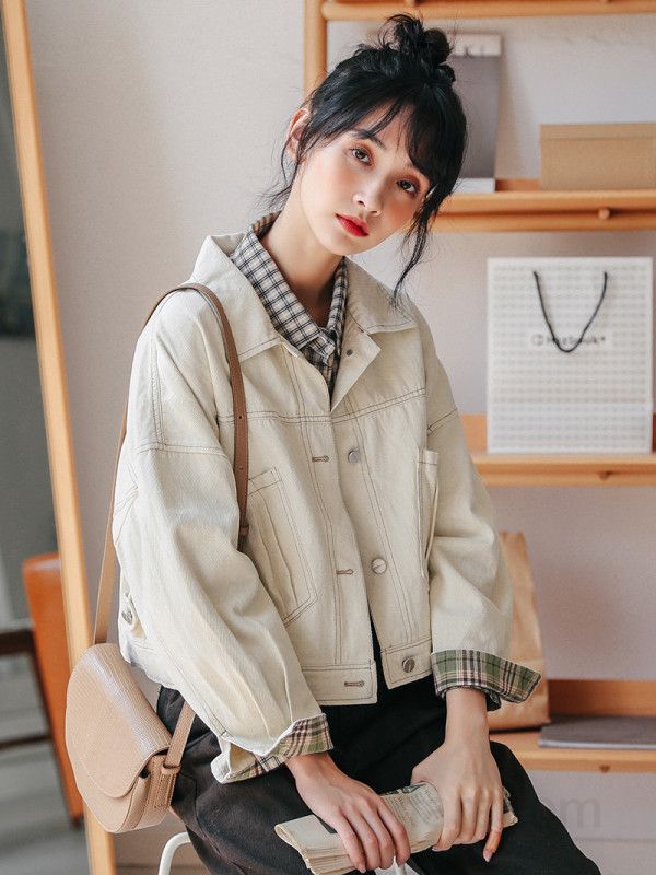 여성 데님 재킷 스타일 코튼 소재 캐주얼 청자켓 데일리룩 가을 외출용 스타일리시한 디자인 트렌디한 착용감 좋은 아우터 - 상세 이미지 3