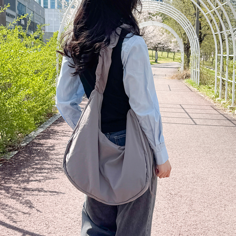 가벼운 나일론 빅숄더백 대학생 여대생 직장인여성출근가방 경량 라운드 큰 대형 천가방 이미지 7