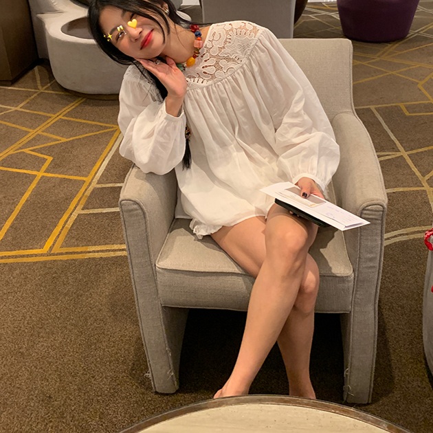 모시100 레이스포인트 긴팔블라우스 루즈핏 뒷브이넥리보포인트 좋은 고급 소재 여름 화이트 - 상품 이미지