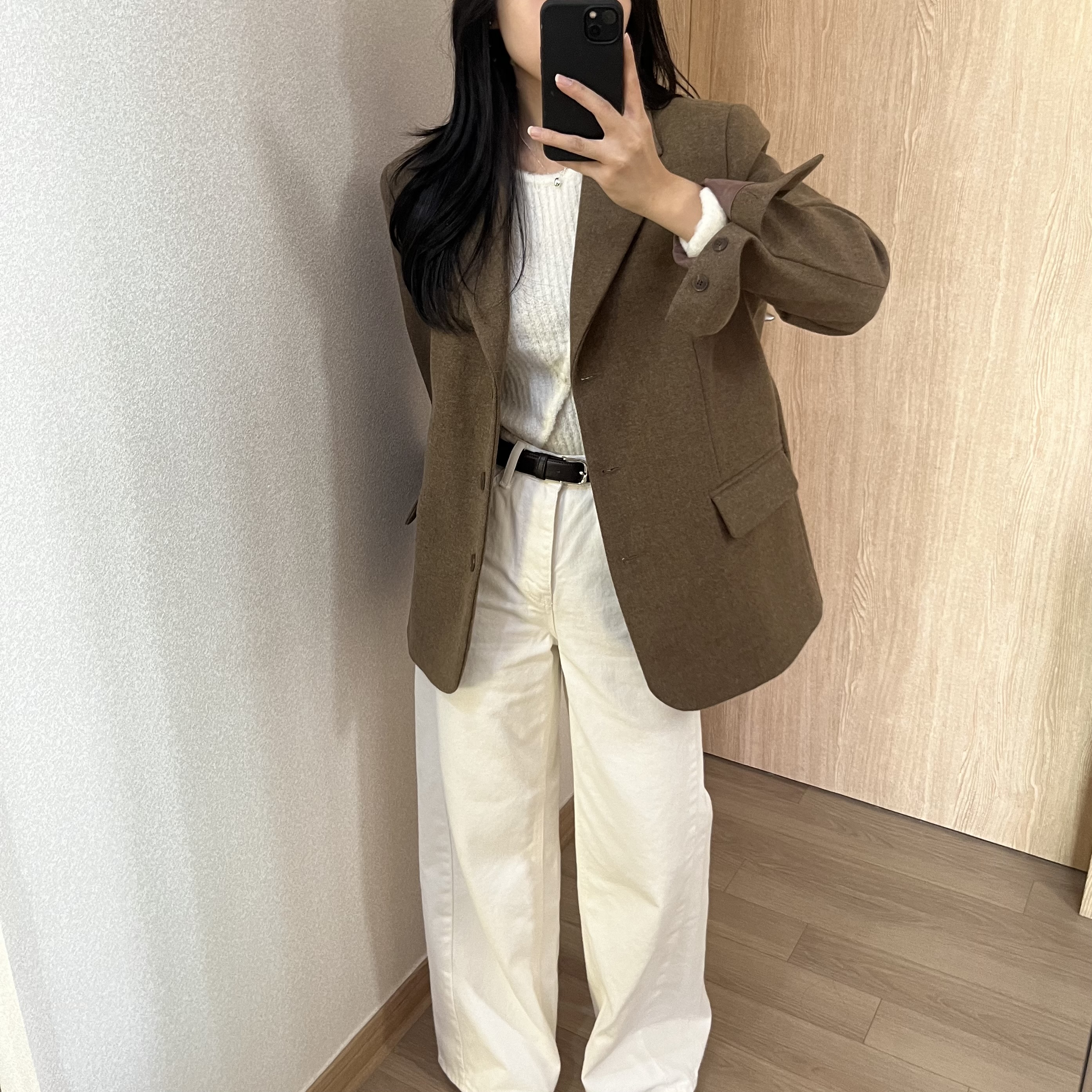 화이트진 키작녀 청바지 여자 사선절개 데님 와이드 부츠컷 빅사이즈 팬츠 하이웨스트 청바지 - 메인 이미지