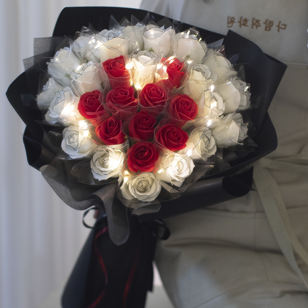 프로포즈 결혼기념일 비누꽃다발 하트 라인 장미 30송이 현금 돈다발 - 상품 이미지