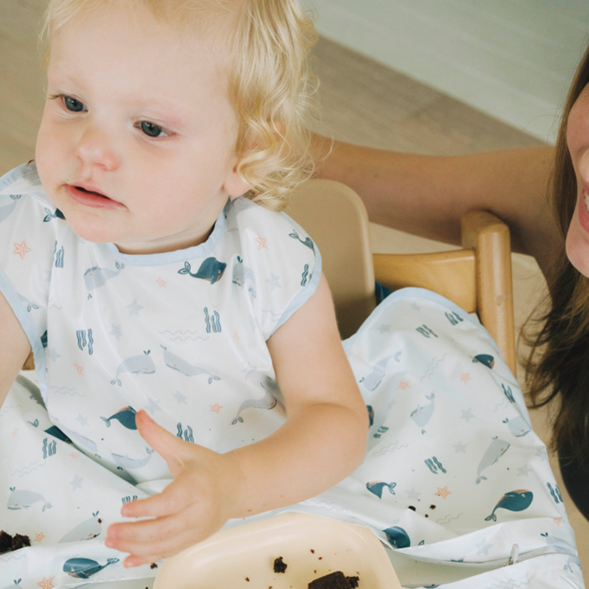 베이비클로 자기주도 턱받이 아기 이유식 가운 식탁일체형 방수 옷 앞치마 나시일반 고래블루