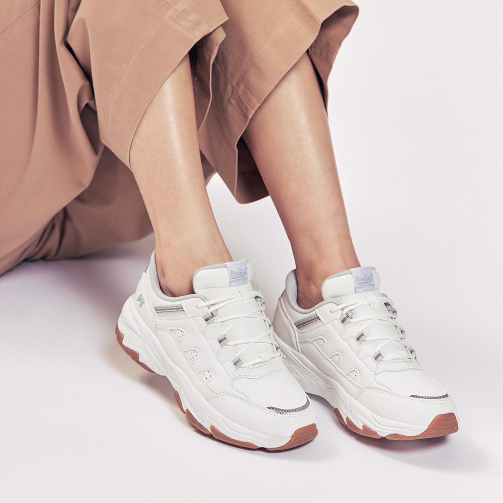 손 안 대고 신는 바로인 마론 여성스니커즈 키높이스니커즈 발편한신발