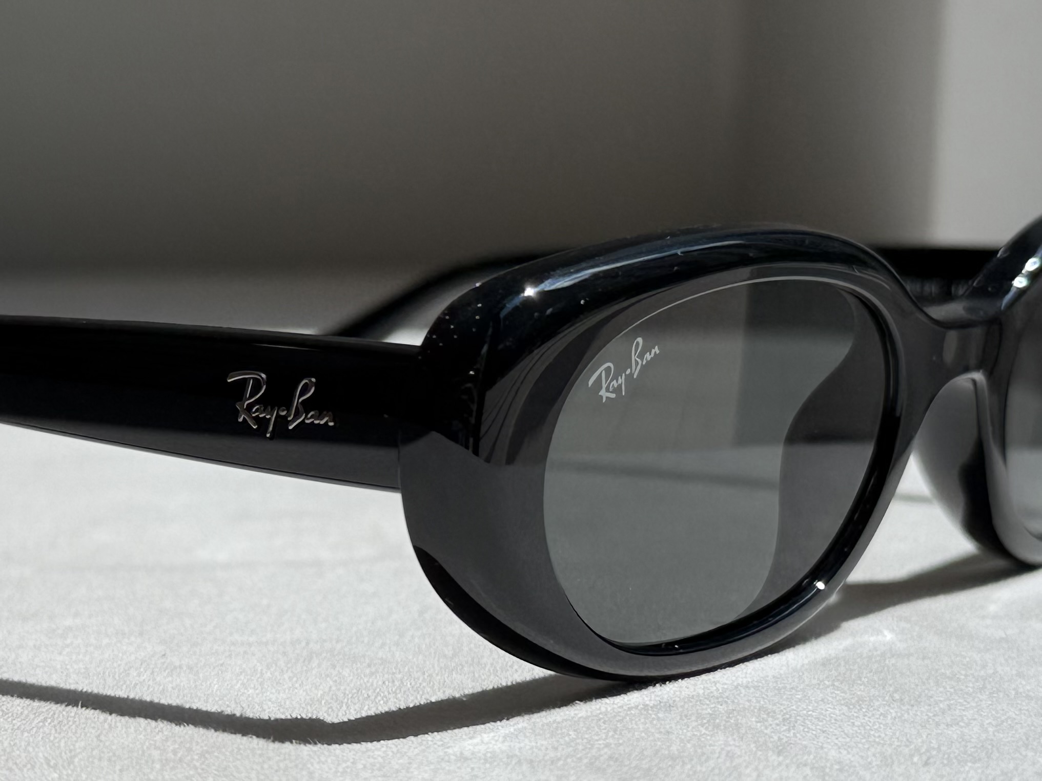 레이벤 RAYBAN RB4441D 요즘유행 오벌형 긱시크 제시카 장희령 뿔테 선글라스 - 상세 이미지 3