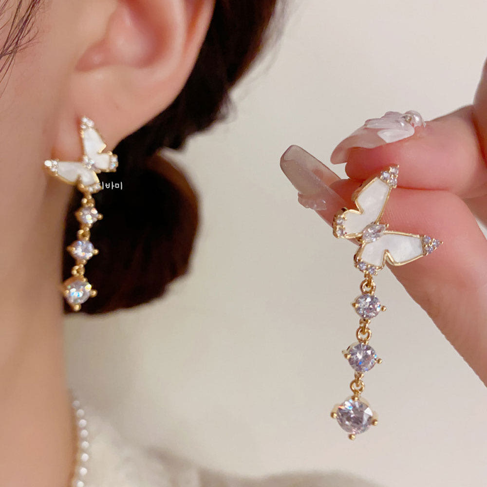 화이트 자개 14K 큐빅 나비 럭셔리 술 귀걸이 드롭 이어링 - 상세 이미지 5