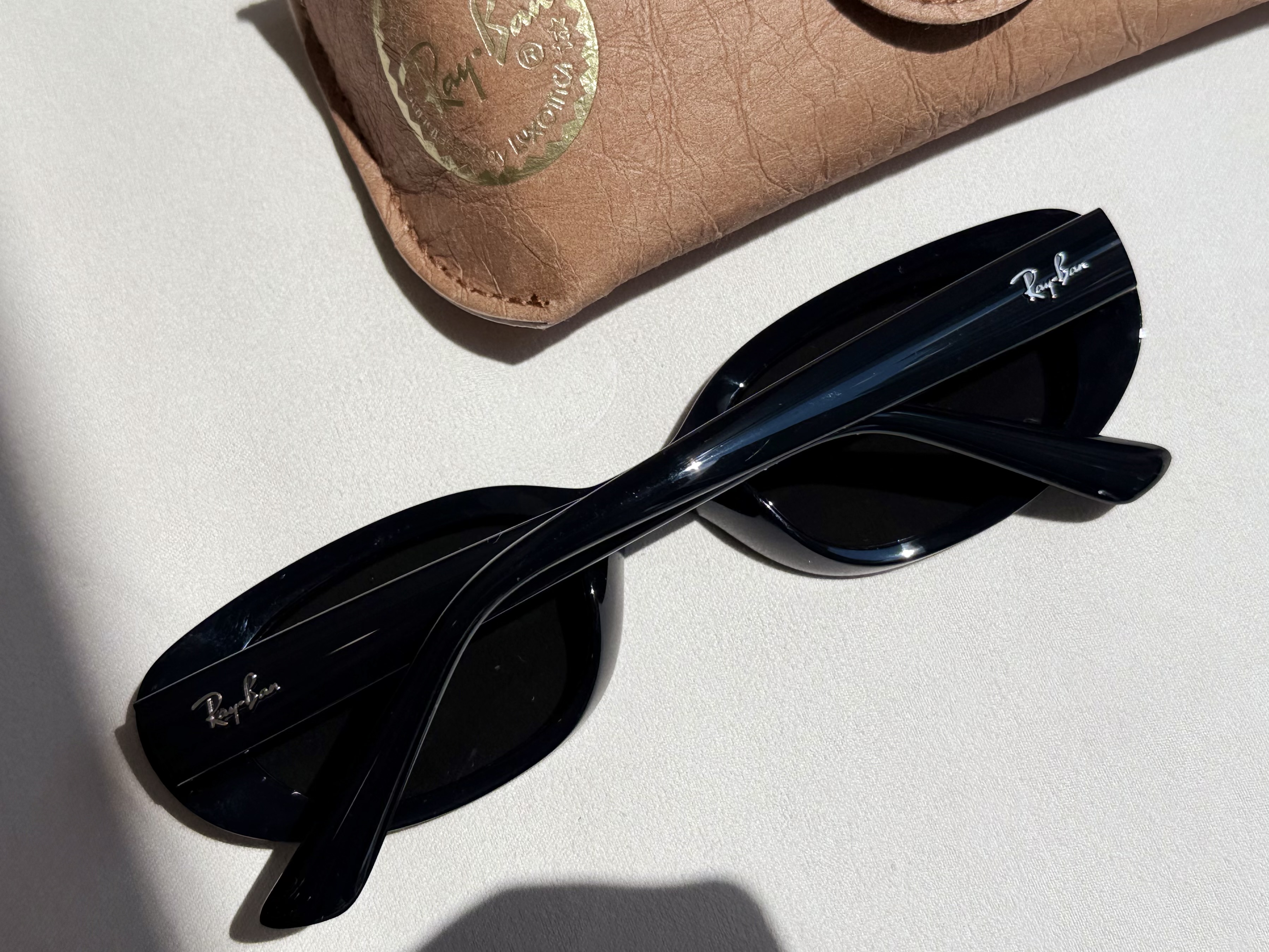 레이벤 RAYBAN RB4441D 요즘유행 오벌형 긱시크 제시카 장희령 뿔테 선글라스 - 상세 이미지 4