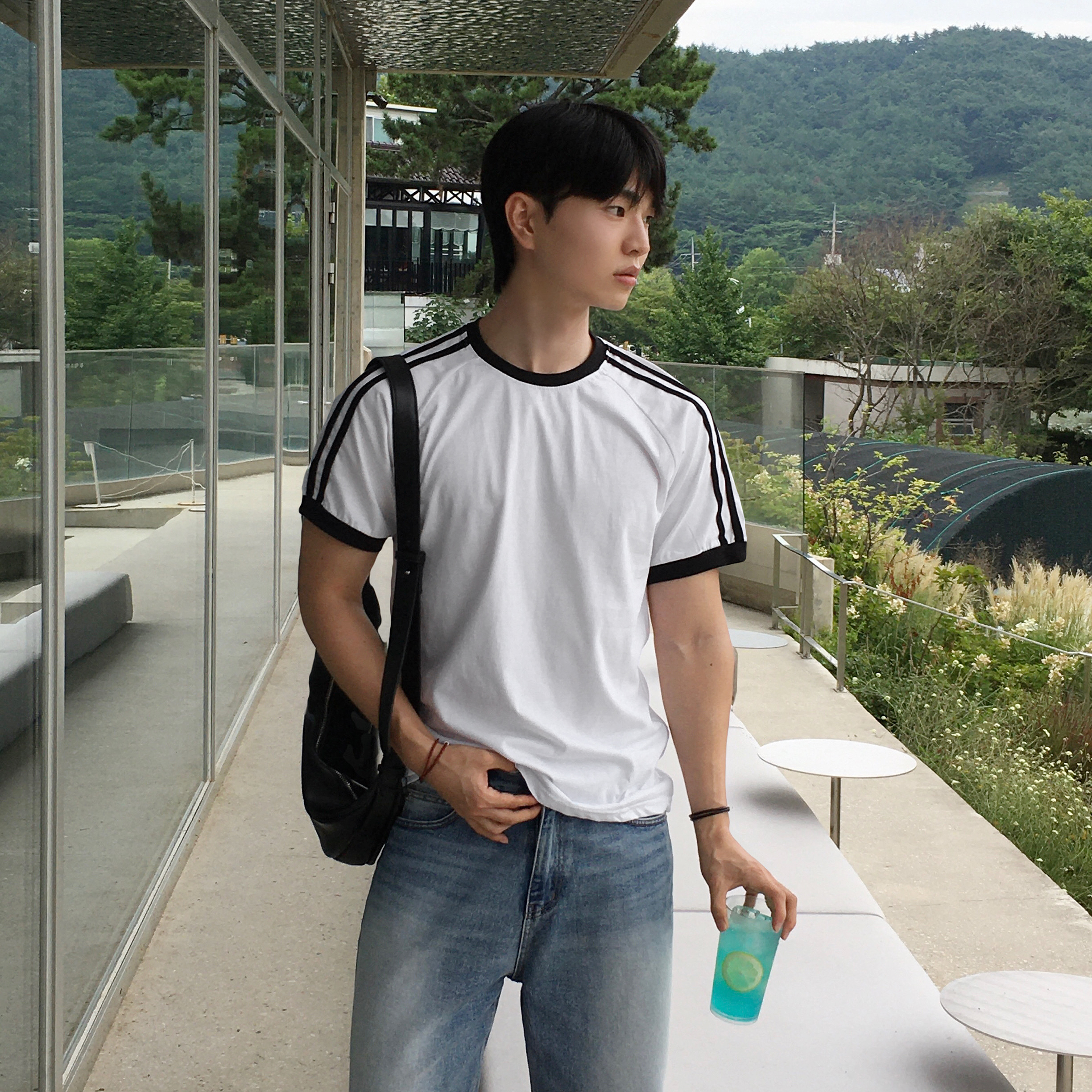 남자링거티 머슬핏반팔 흰색면티 어깨넓어보이는반팔 머슬오버핏 쿨티셔츠 - 상품 이미지