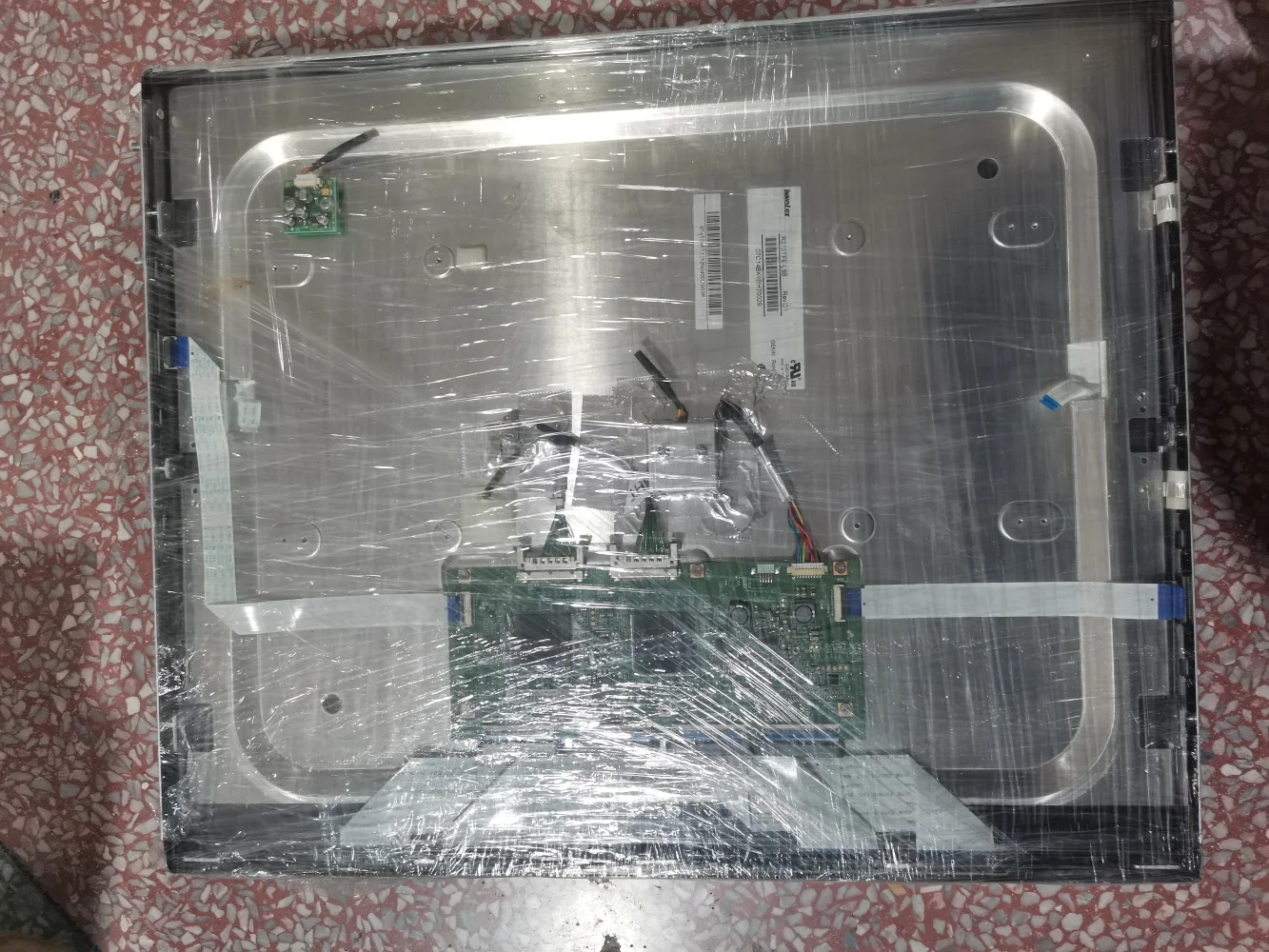 R213TFE-L5B Rev C1 LCD 디스플레이 화면