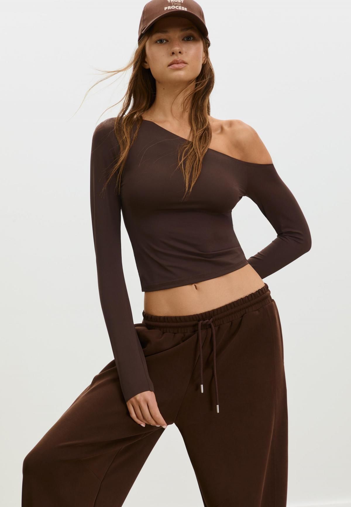스트라디바리우스 비대칭 숄더 폴리아미드 긴팔 티셔츠 8688/727 BROWN - 상세 이미지 4