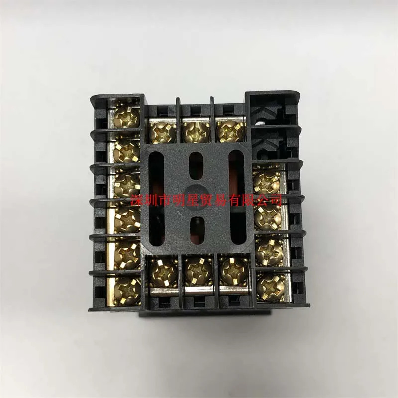 DC120L-1112200 페이크 원 페널티아메리칸 허니웰 온도조절기