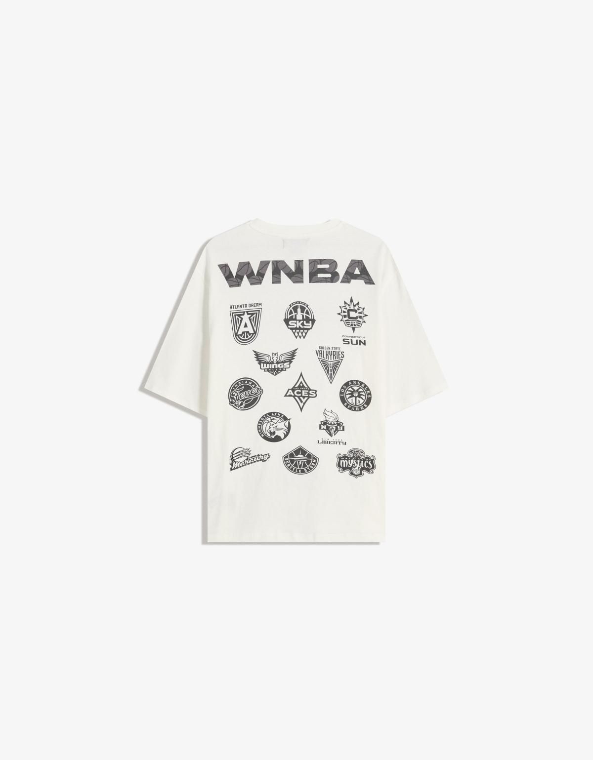 버쉬카 오버핏 스포츠 WNBA 그래픽 반팔 티셔츠 7590/167 OFF WHITE - 상세 이미지 5