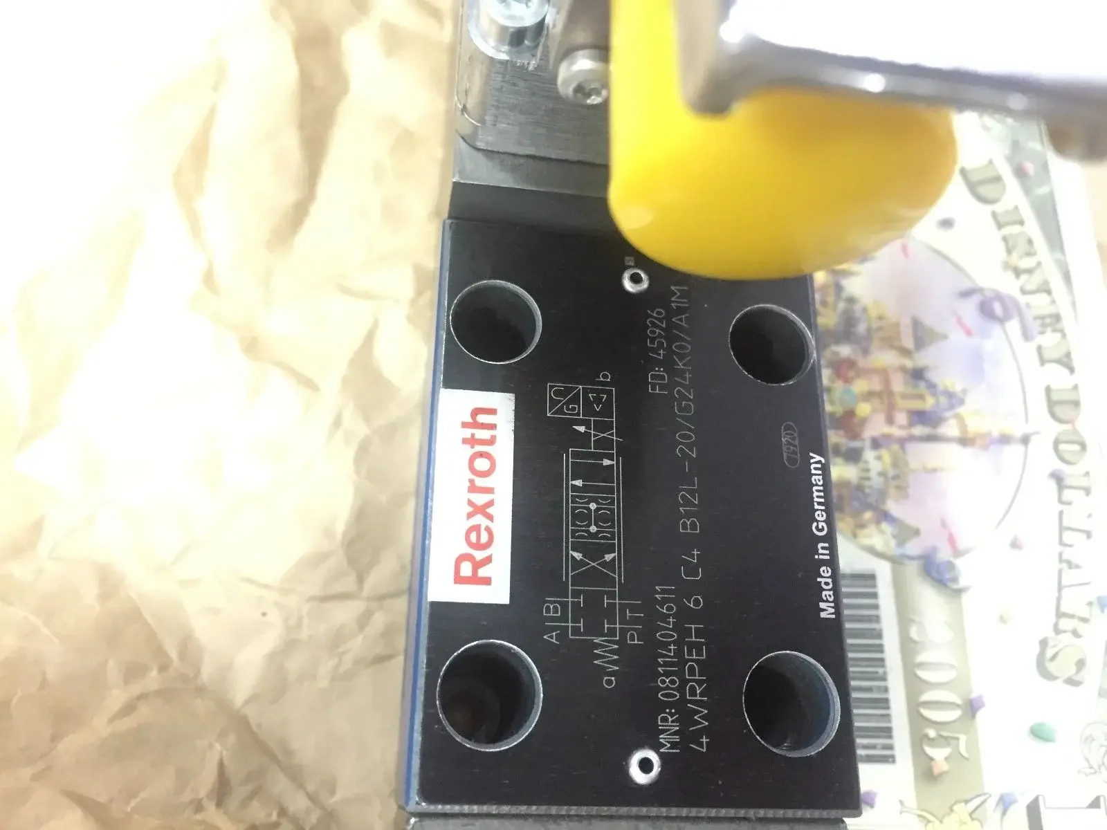 4WRPEH 6 C4B12L-20/G24K0/A1M 렉스로스 밸브 0811404611