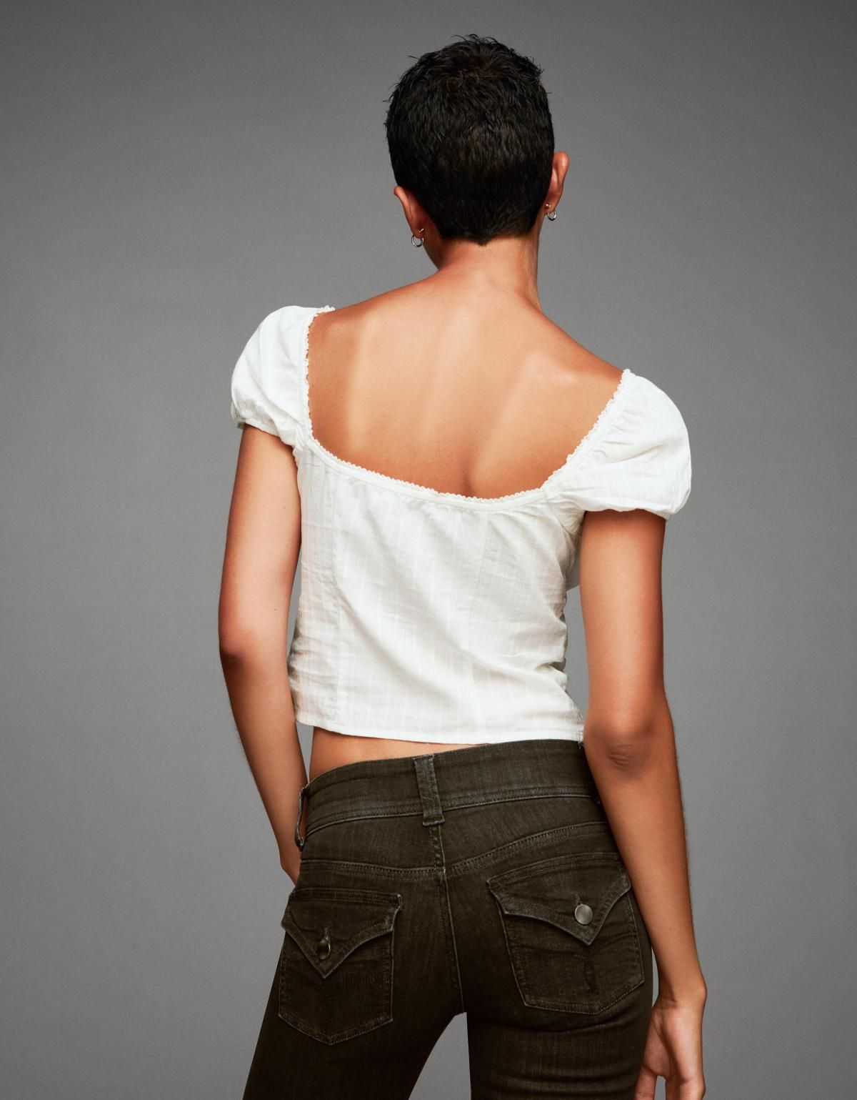 버쉬카 텍스처 퍼프 반팔 타이 블라우스 6259/105 WHITE - 상세 이미지 2