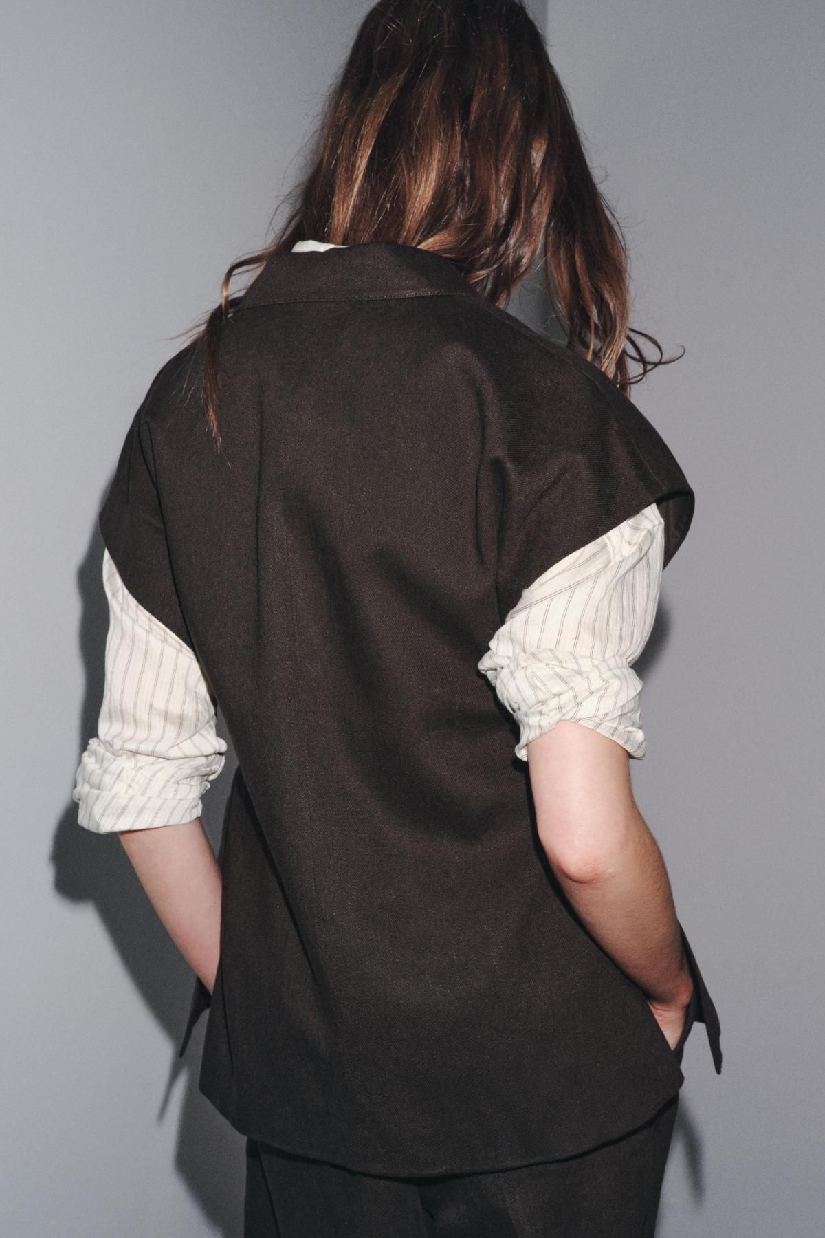 자라 테크니컬 린넨블렌드 더블브레스트 베스트 3736/240 BROWN - 상세 이미지 4