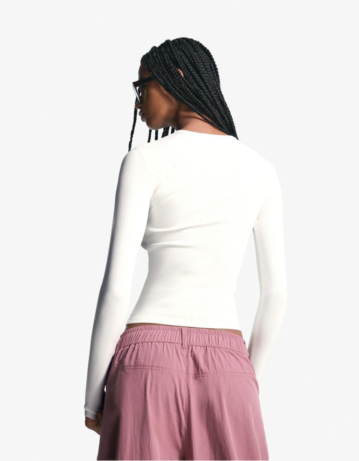 버쉬카 미니멀 베이직 라운드넥 긴팔 티셔츠 7802/152 OFF WHITE - 상세 이미지 4
