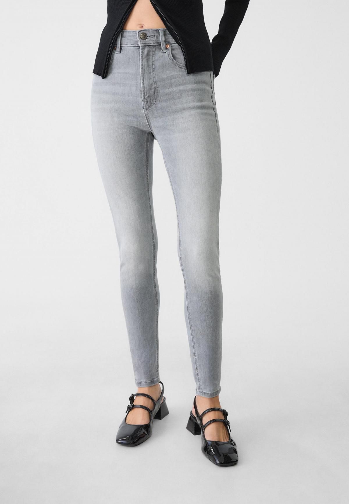 스트라디바리우스 슈퍼스트레치 레귤러웨이스트 스키니핏 그레이 데님 청바지 1400/500 DARK GREY DENIM WASH - 메인 이미지