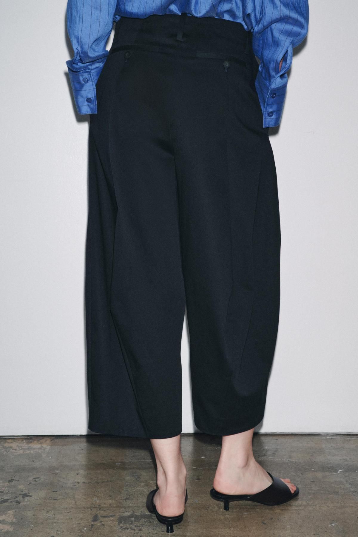 자라 트렌디 하이웨이스트 크롭 벌룬 니트 팬츠 8357/538 NAVY BLUE - 상품 이미지