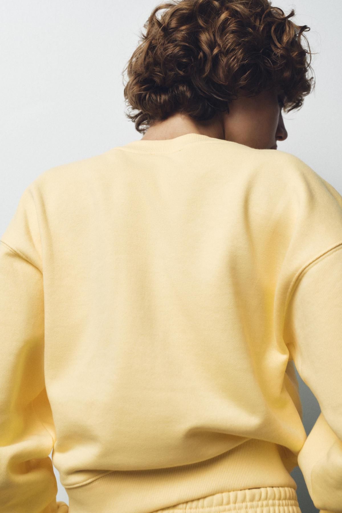 자라 플러시 크롭 자수 텍스트 스웨트셔츠 4174/113 YELLOW - 상세 이미지 5