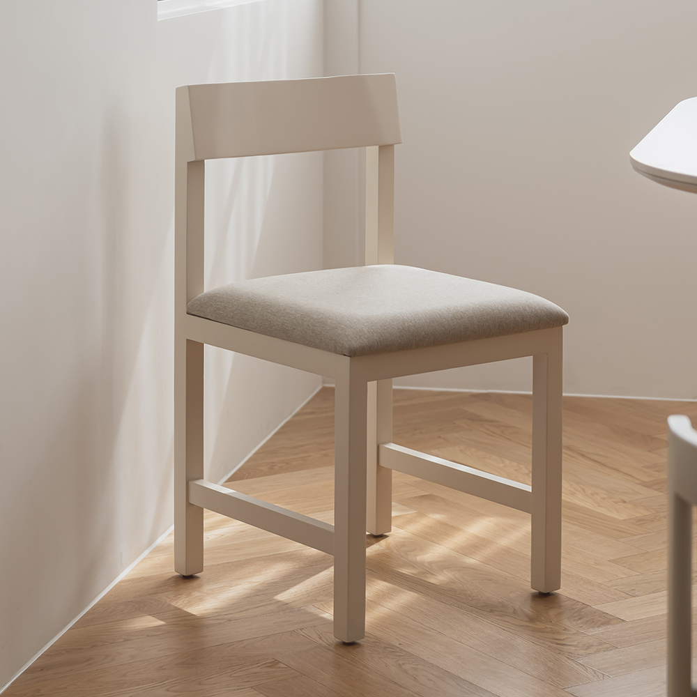 테이블의자 나무 원목 식탁 의자 패브릭 다이닝 코르체어