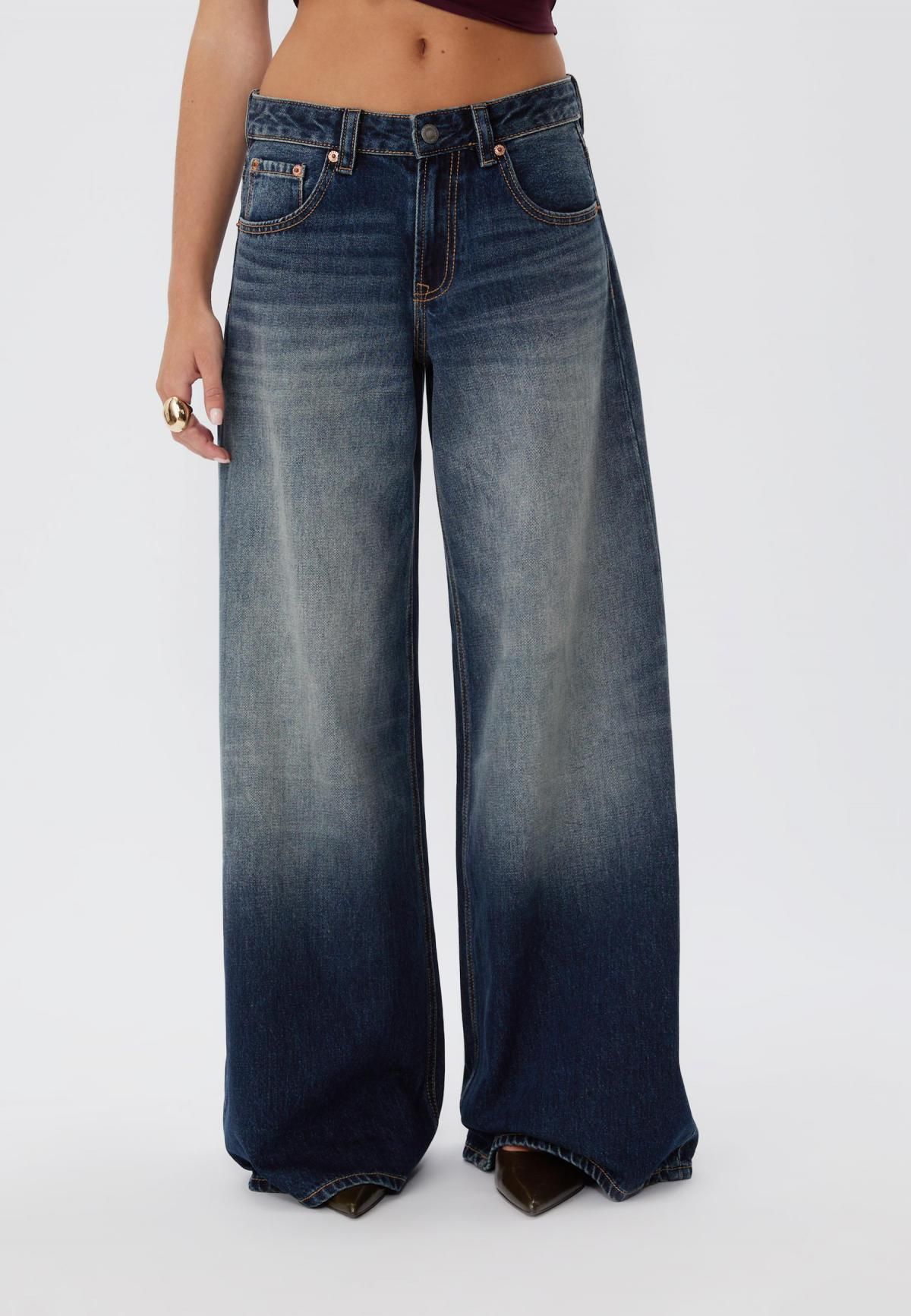 스트라디바리우스 로우웨이스트 슈퍼 와이드핏 청바지 4866/845 MEDIUM DENIM WASH - 상품 이미지