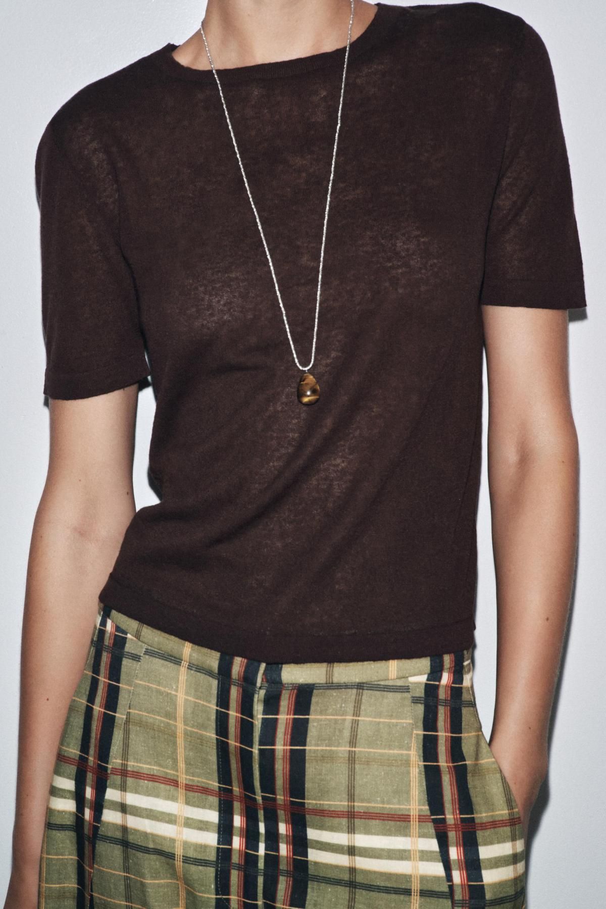 자라 라운드넥 니트 린넨블렌드 반팔 티셔츠 2142/150 DARK BROWN - 상세 이미지 4