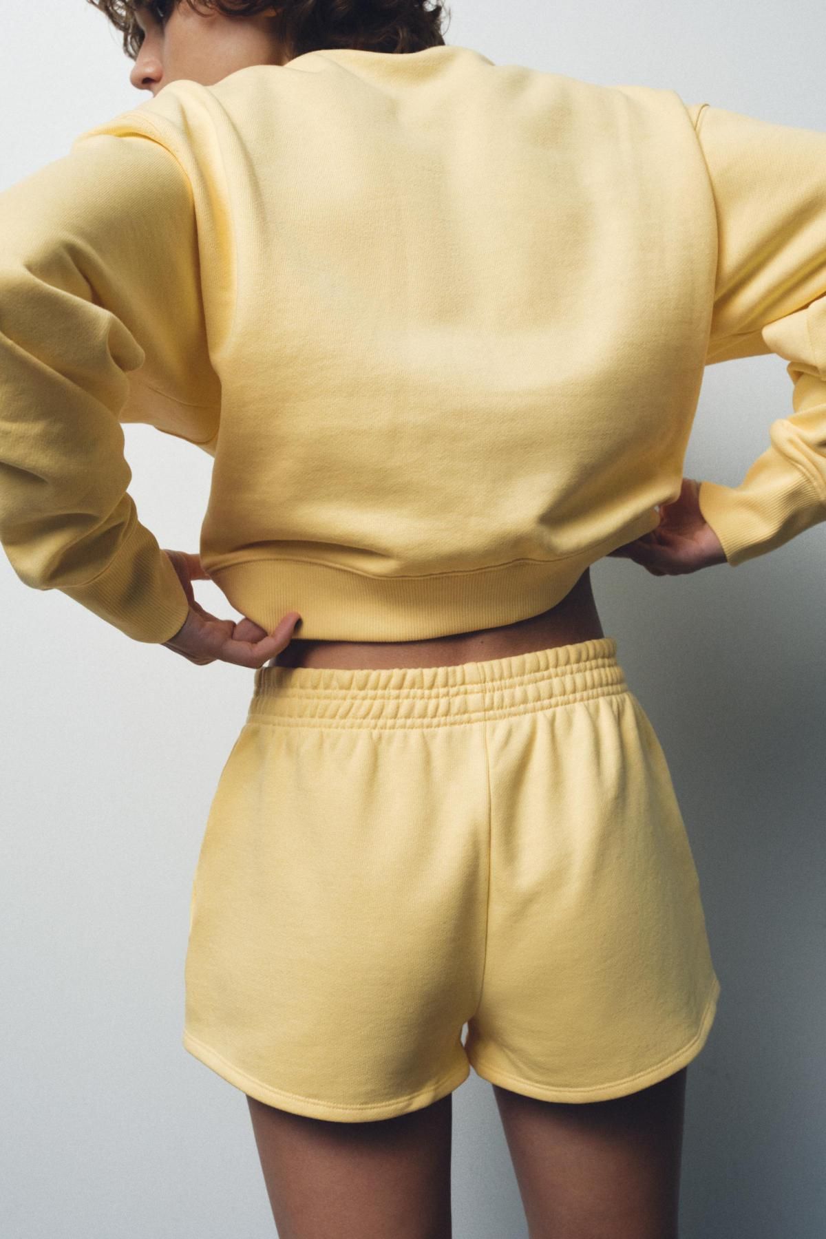자라 플러시 크롭 자수 텍스트 스웨트셔츠 4174/113 YELLOW - 상세 이미지 4
