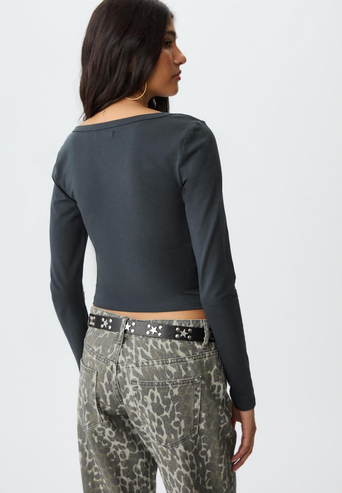 스트라디바리우스 크롭 베이직 스퀘어넥 긴팔 티셔츠 8077/650 DARK GREY - 상세 이미지 2
