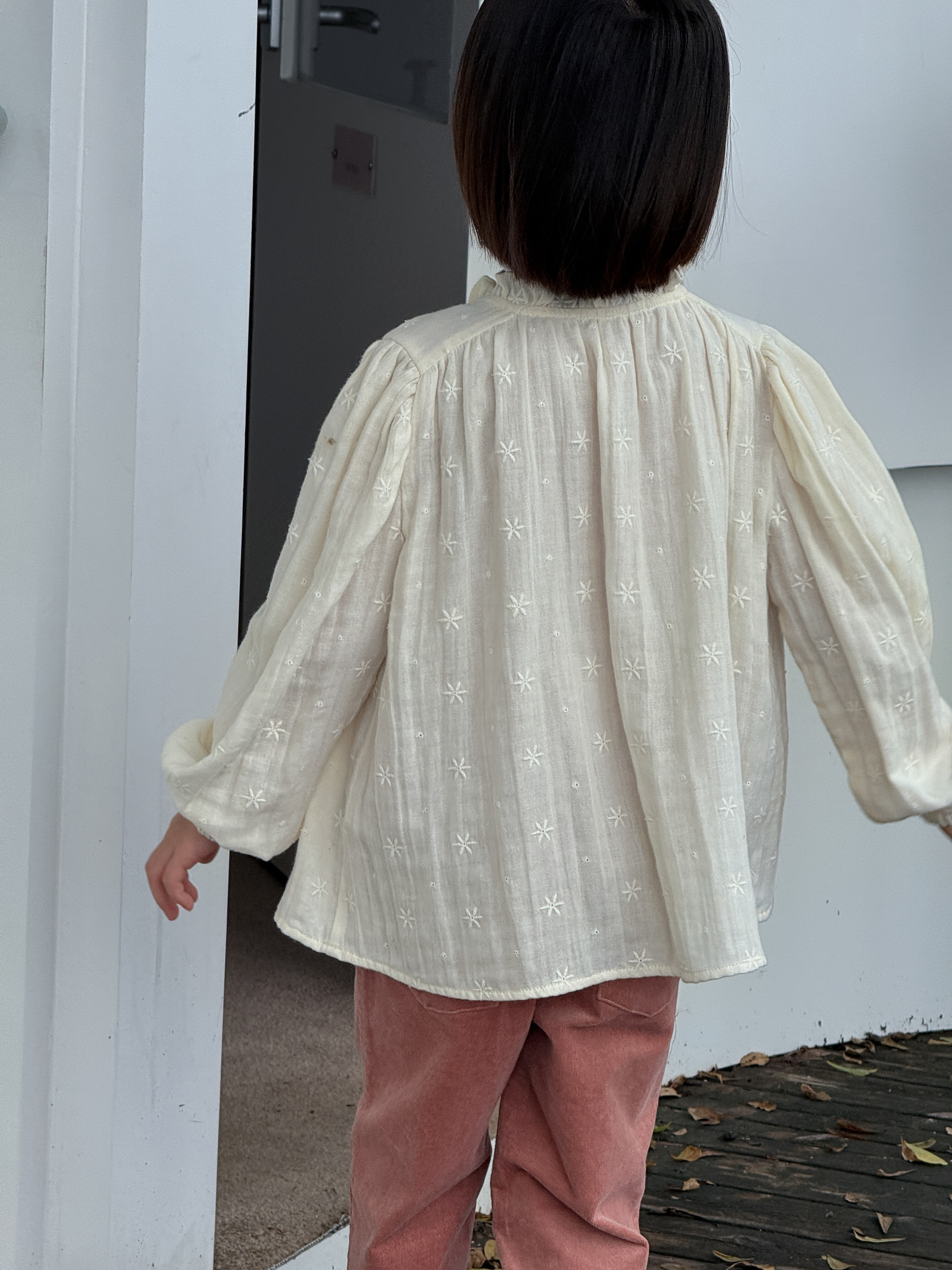 순면 요루지 펀칭 꽃자수 셔링 블라우스 유아 주니어 간절기 이미지 6