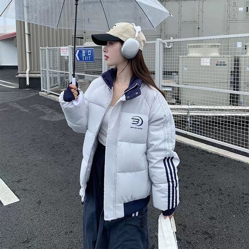 여성 경량패딩 가벼운 오버사이즈 코튼자켓 데일리 아우터 편안한 스타일 겨울 패션 필수템 따뜻한 착용감 커플룩 활용 가능