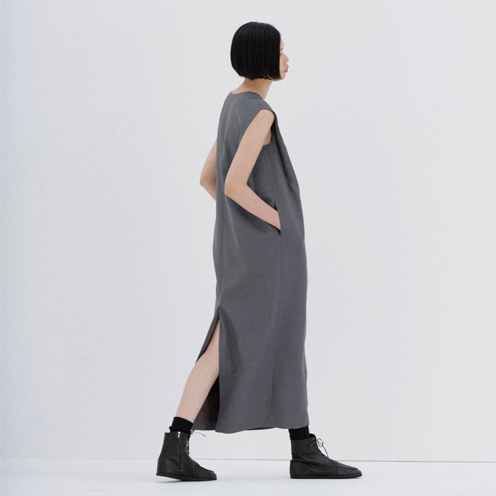 오라리 우먼즈 원피스 STRUCTURED WOOL DOUBLE CLOTH SLEEVELESS DRESS 25FW - 상세 이미지 2
