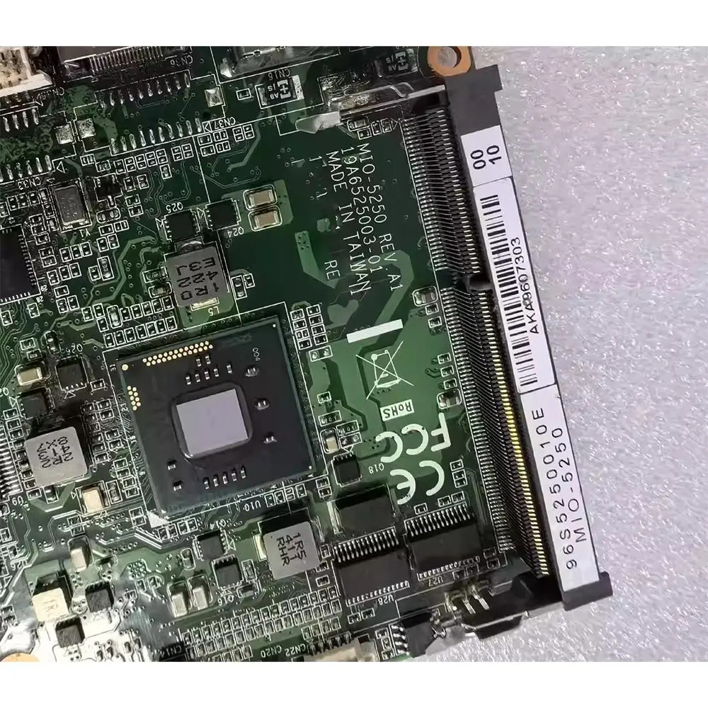 어드밴텍 UNO-2473-J3AE 산업마더보드 MIO-5250DMIO-5250 REV A1