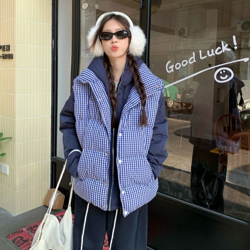 여성 겨울 패딩 조끼 두꺼운 블루 플레드 다운 자켓 따뜻한 아웃도어 스타일 캐주얼한 착용감 데일리 활용도 높은 외출용 보온성 좋은