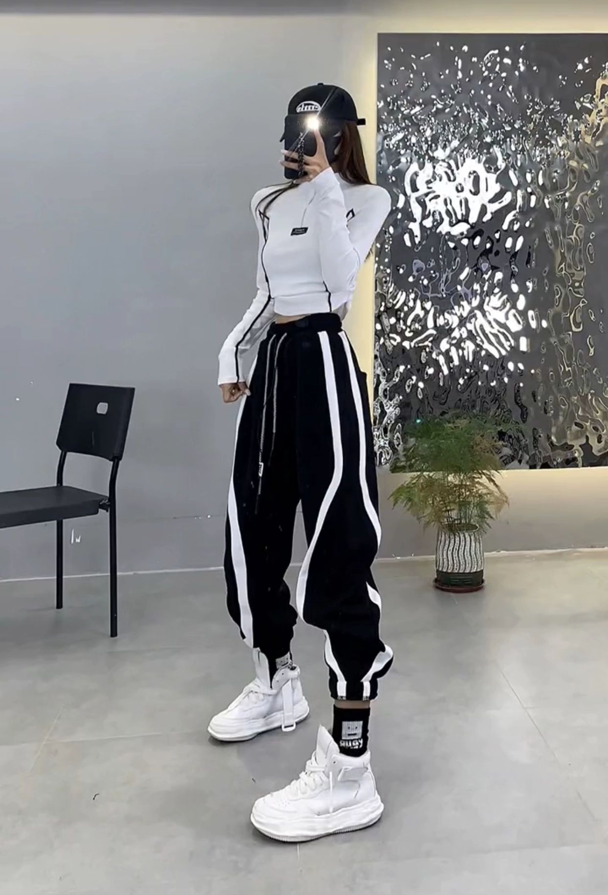 줌바댄스복 걸스 힙합 방송댄스의상 무대 방송댄스 블랙 단품 상의 L 추천 90 52.5kg - 상세 이미지 3
