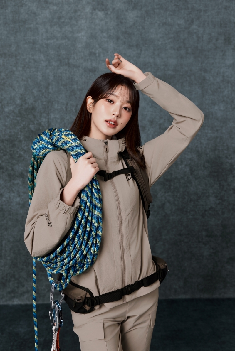 아이더 바람막이 여성 아웃도어 윈드스타퍼 방풍 기능성 등산 자켓 - 상세 이미지 2