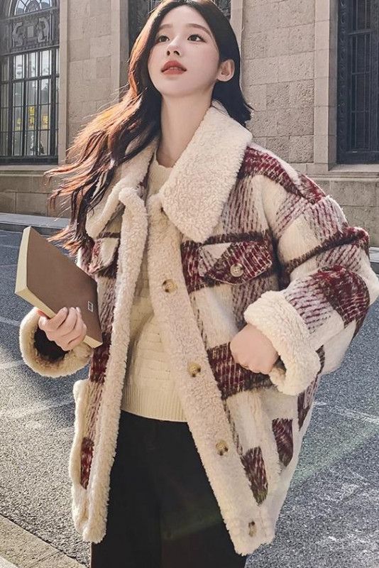 여성 램스울 롱코트 가을용 체크패턴 클래식한 영국풍 디자인 따뜻한 착용감 데일리 아우터 고급스러운 스타일 이미지 6