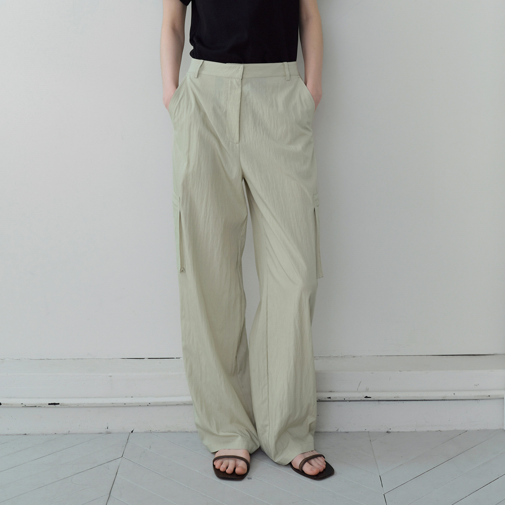 [블루브릭] Nylon cargo slacks (light khaki) - 상품 이미지