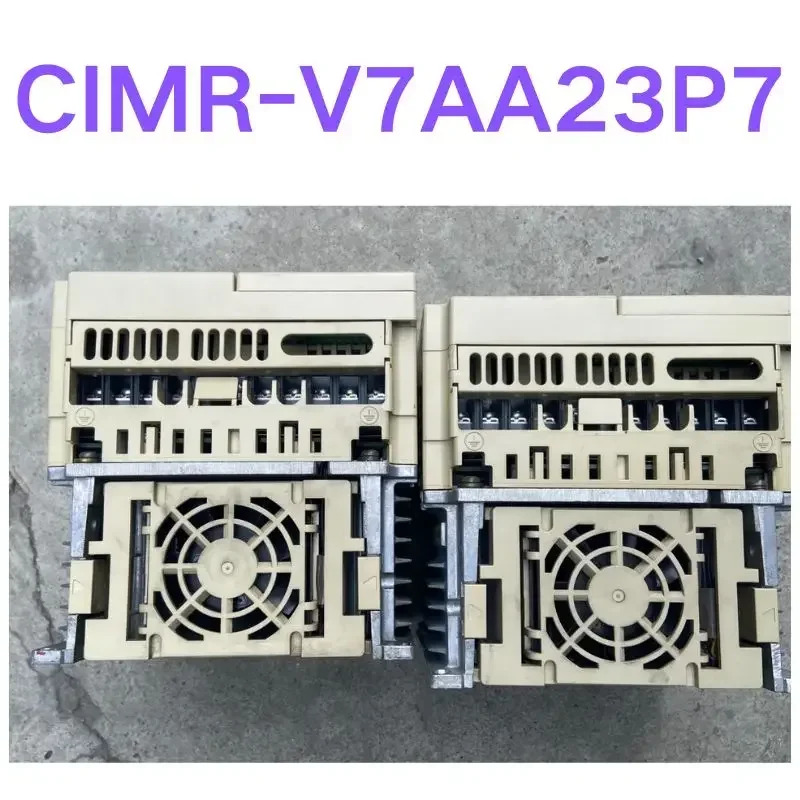 새제품 CIMR-V7AA23P7 Yaskawa 주파수 변환기