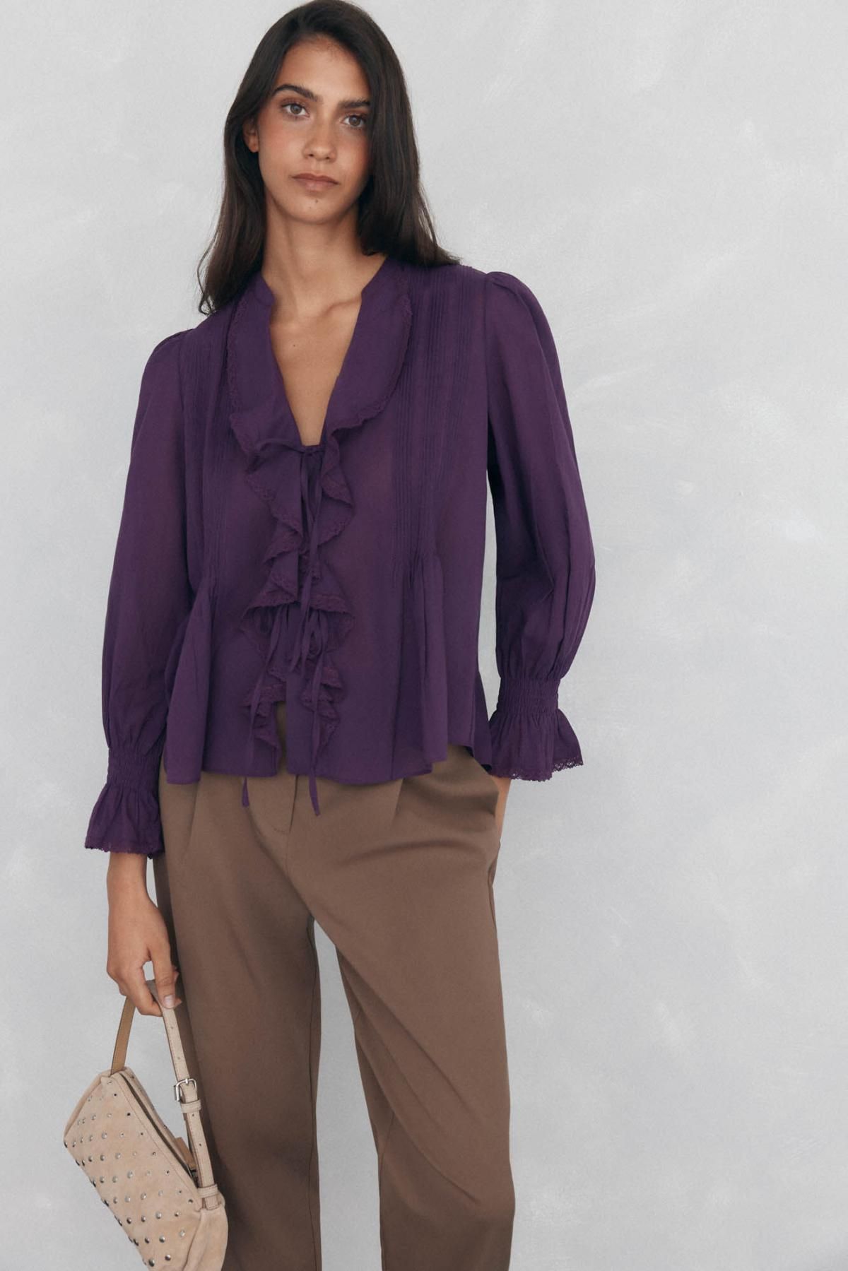 페드로 델 이에로 로맨틱 프릴 블라우스 퍼플 6632949 MORADO - 메인 이미지