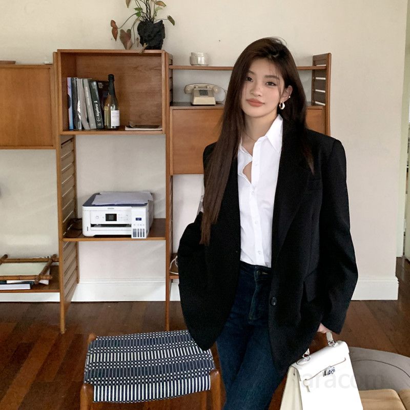 여성 가을 간절기 자켓 클래식한 루즈핏 캐주얼 정장 스타일 모던하고 패셔너블한 디자인 외출용 데일리 재킷 - 상세 이미지 2