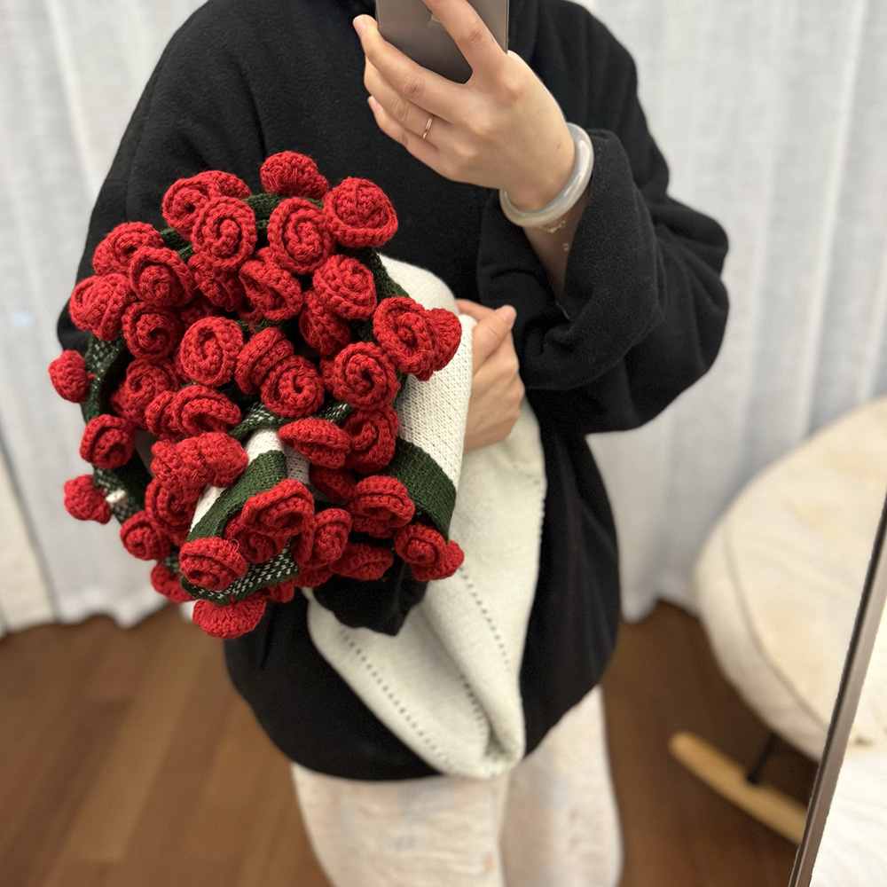 (완제품) 핸드메이드 니트 장미 꽃다발 담요 뜨게꽃 블랭킷 쓸데없는 이쁜 선물 - 상품 이미지