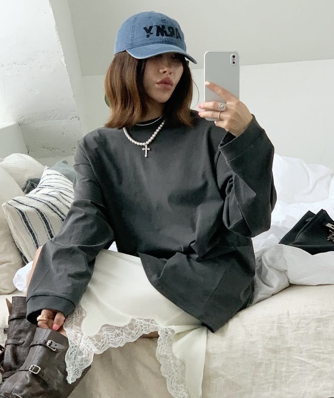타라바이모션 블링 티 여성 오버핏 레터링 롱슬리브 - 상세 이미지 2