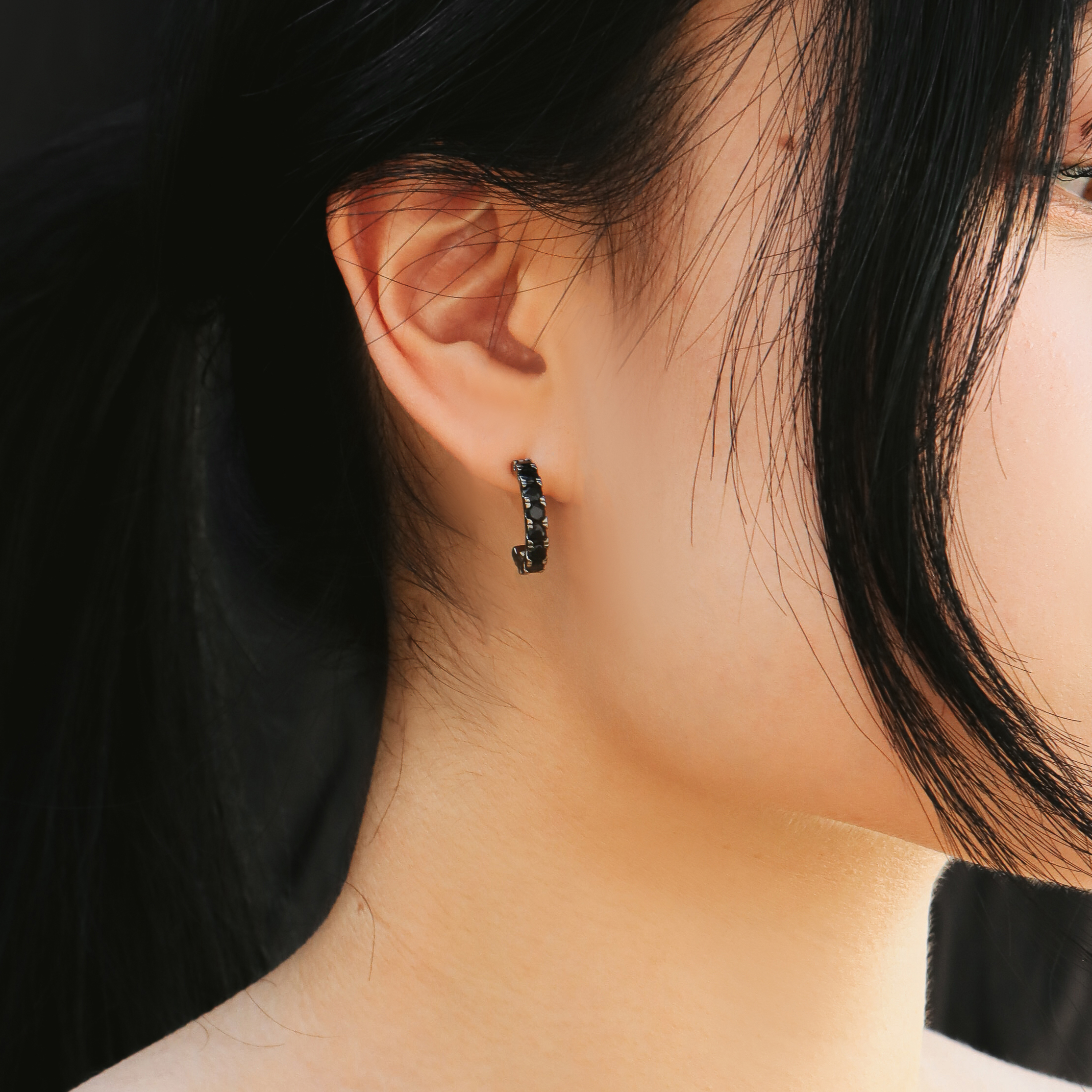 블랙 큐빅귀걸이 3mm 테니스 귀걸이 - 메인 이미지